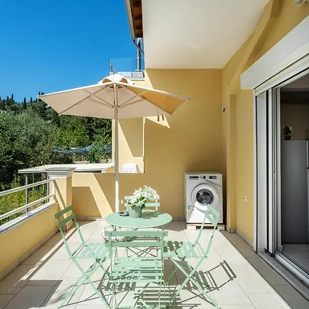 Apartament Lazaros *